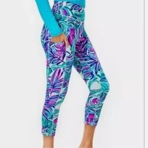 Lilly Pulitzer weekender high-rise cropped pants sea salt blue don’t wanna leaf